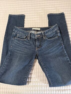Bullhead Women's Skinny Jeans - Medium Blue Wash